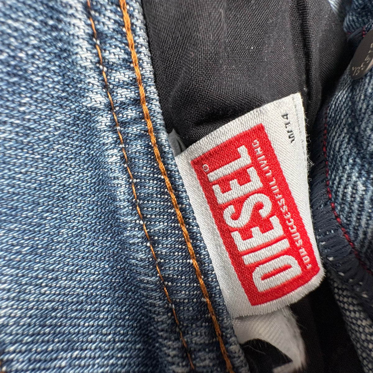(L) Diesel Jeans