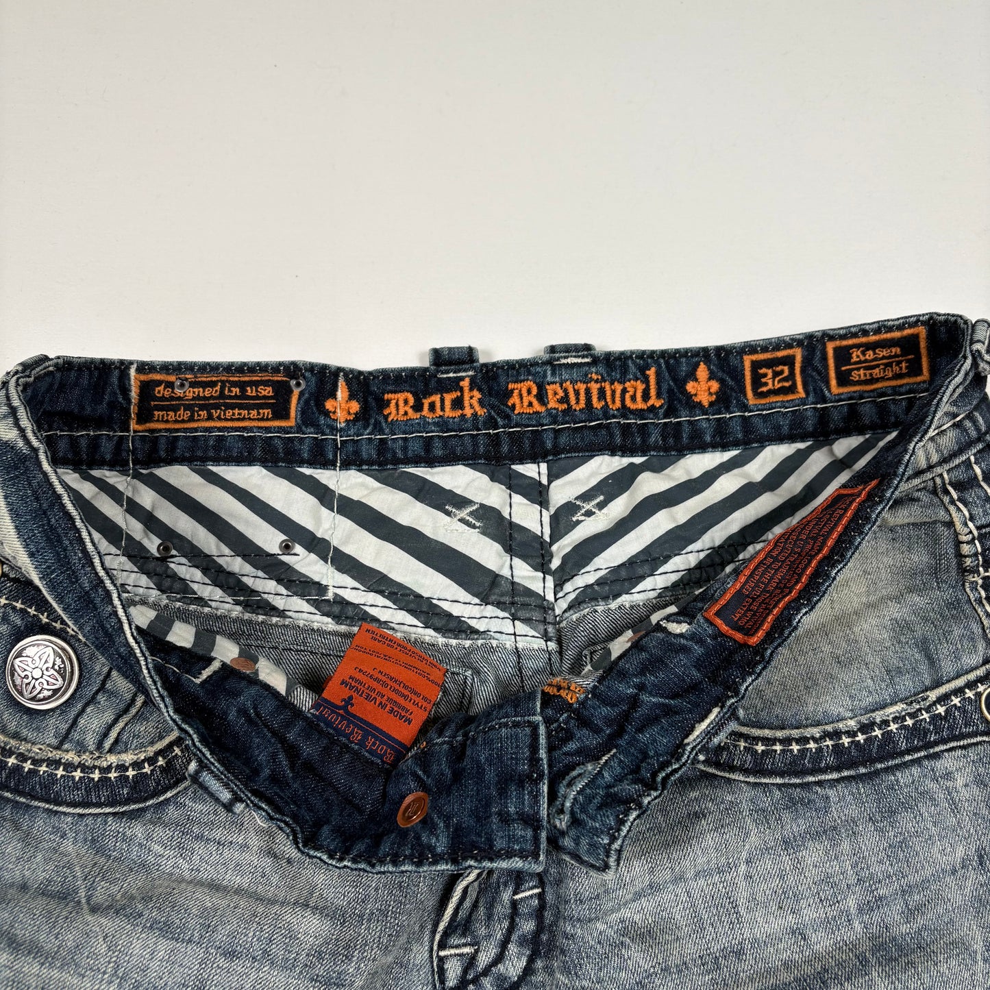 (M) Y2K Rock Revival Jeans