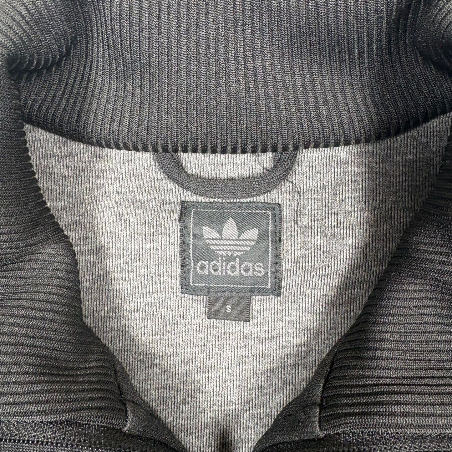 (S) Adidas Top