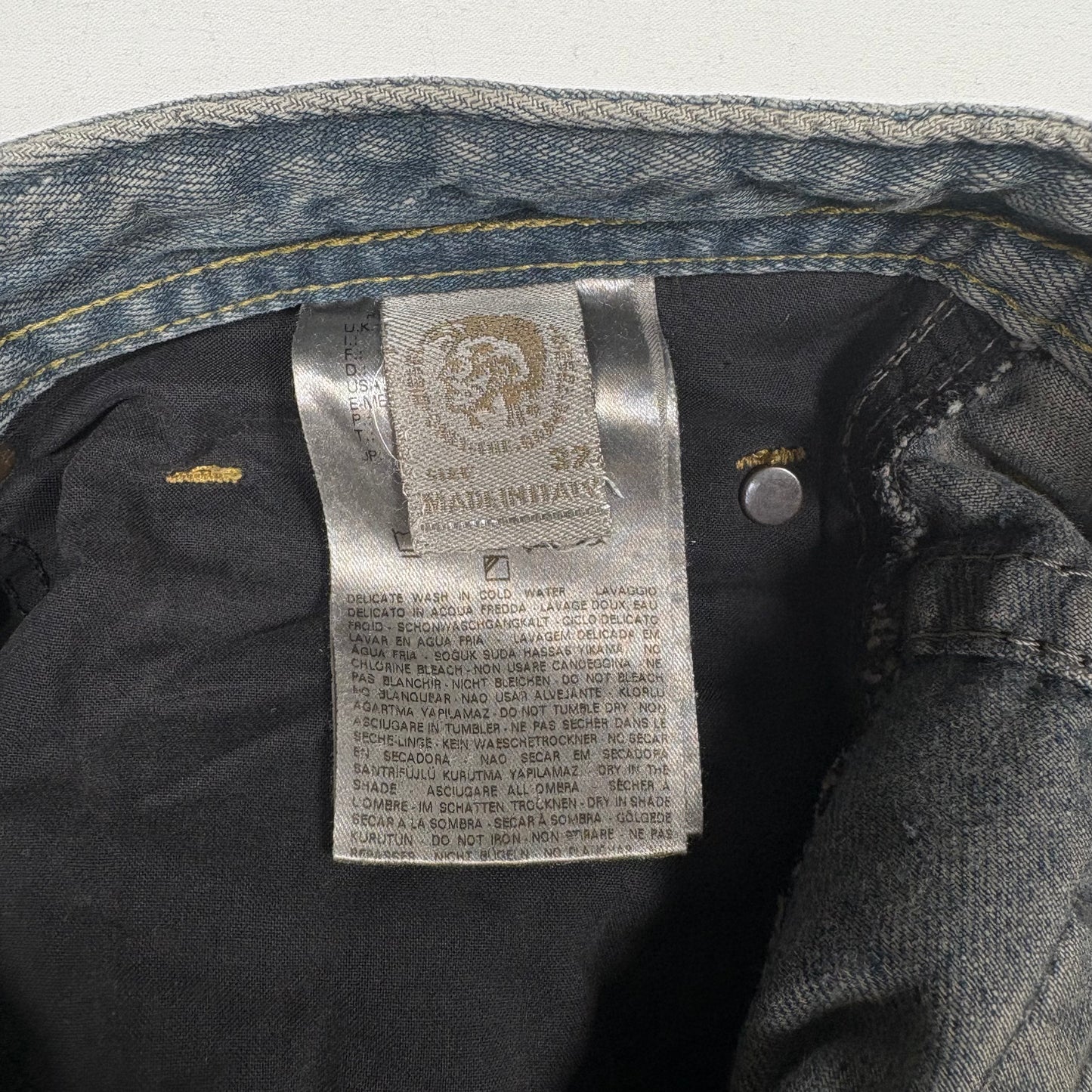 (M) Diesel Y2K Jeans