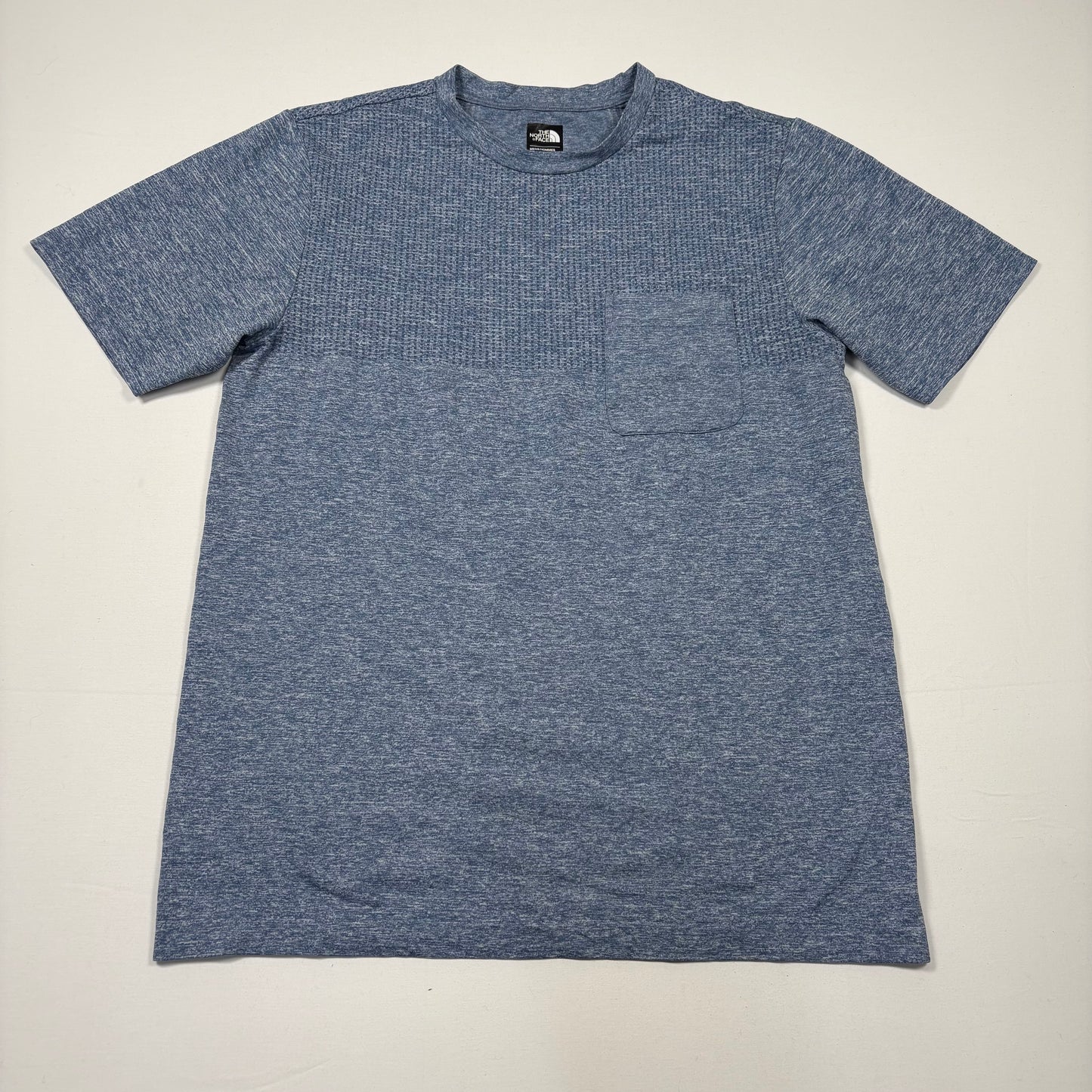 (L) The North Face T-Shirt