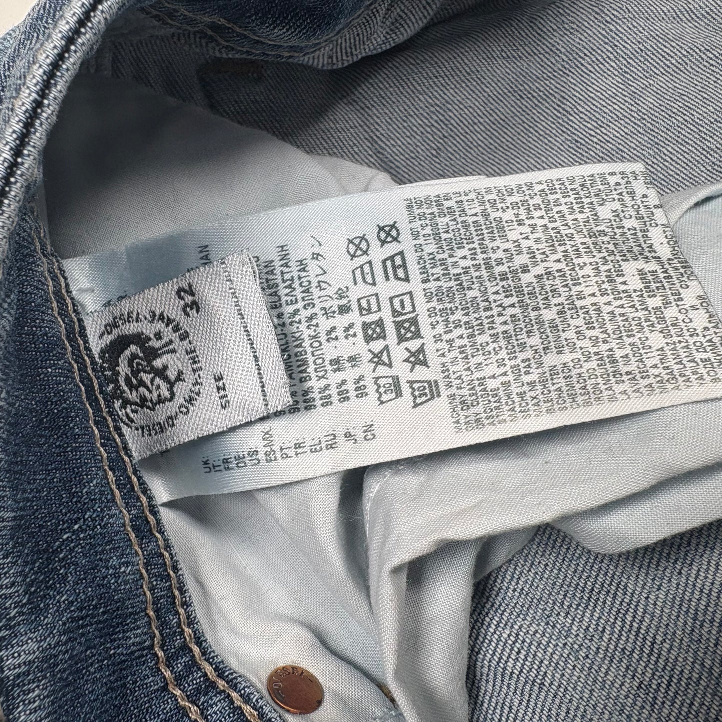 (M) Diesel Y2K Jeans