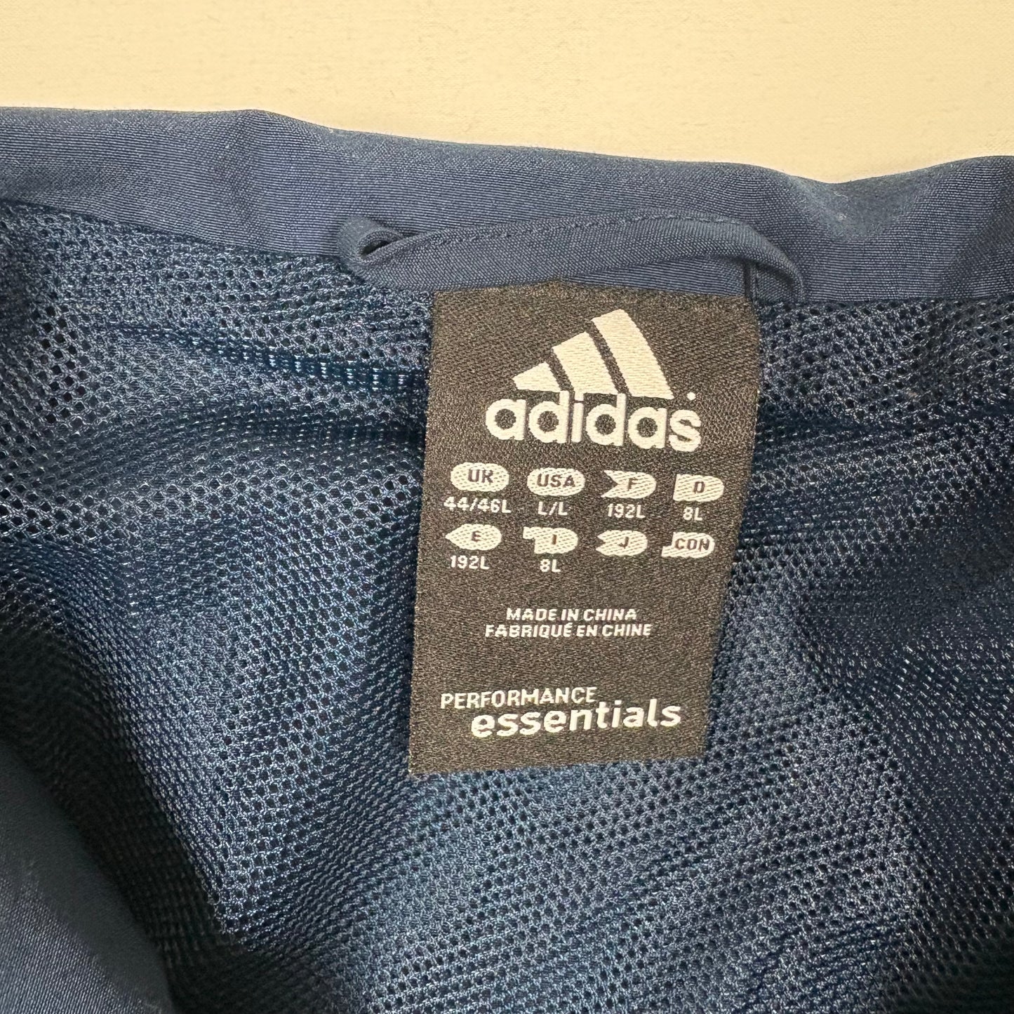 (L) Adidas Top